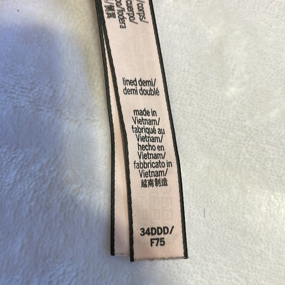 Victorias Secret Bra - Picture 3 of 3